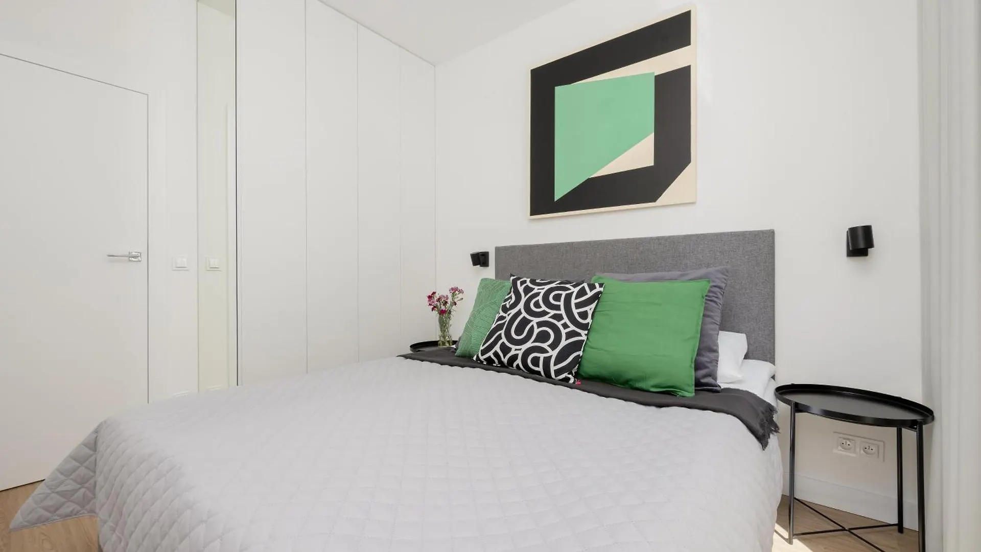 City Apartments Domaniewska With Parking Mokotow By Renters Prestige Varsovie Pologne