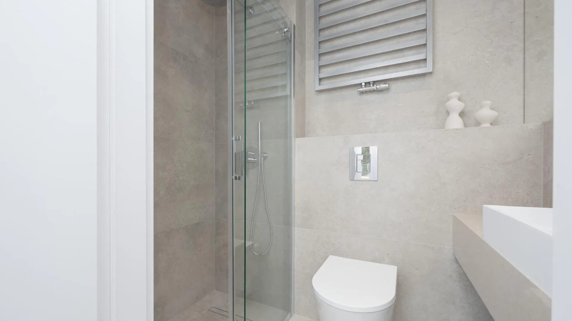 City Apartments Domaniewska With Parking Mokotow By Renters Prestige Varsovie