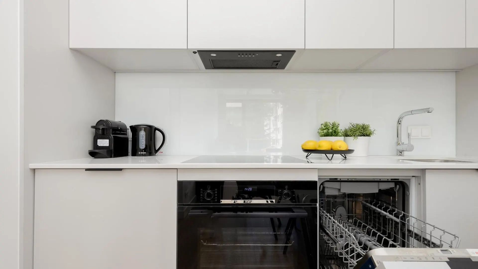 City Apartments Domaniewska With Parking Mokotow By Renters Prestige Warszawa