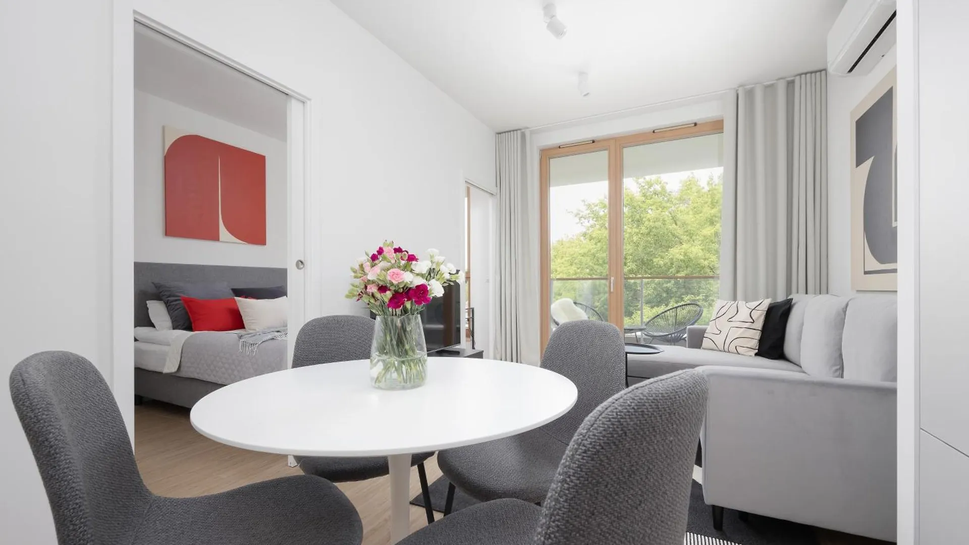 City Apartments Domaniewska With Parking Mokotow By Renters Prestige Varşova