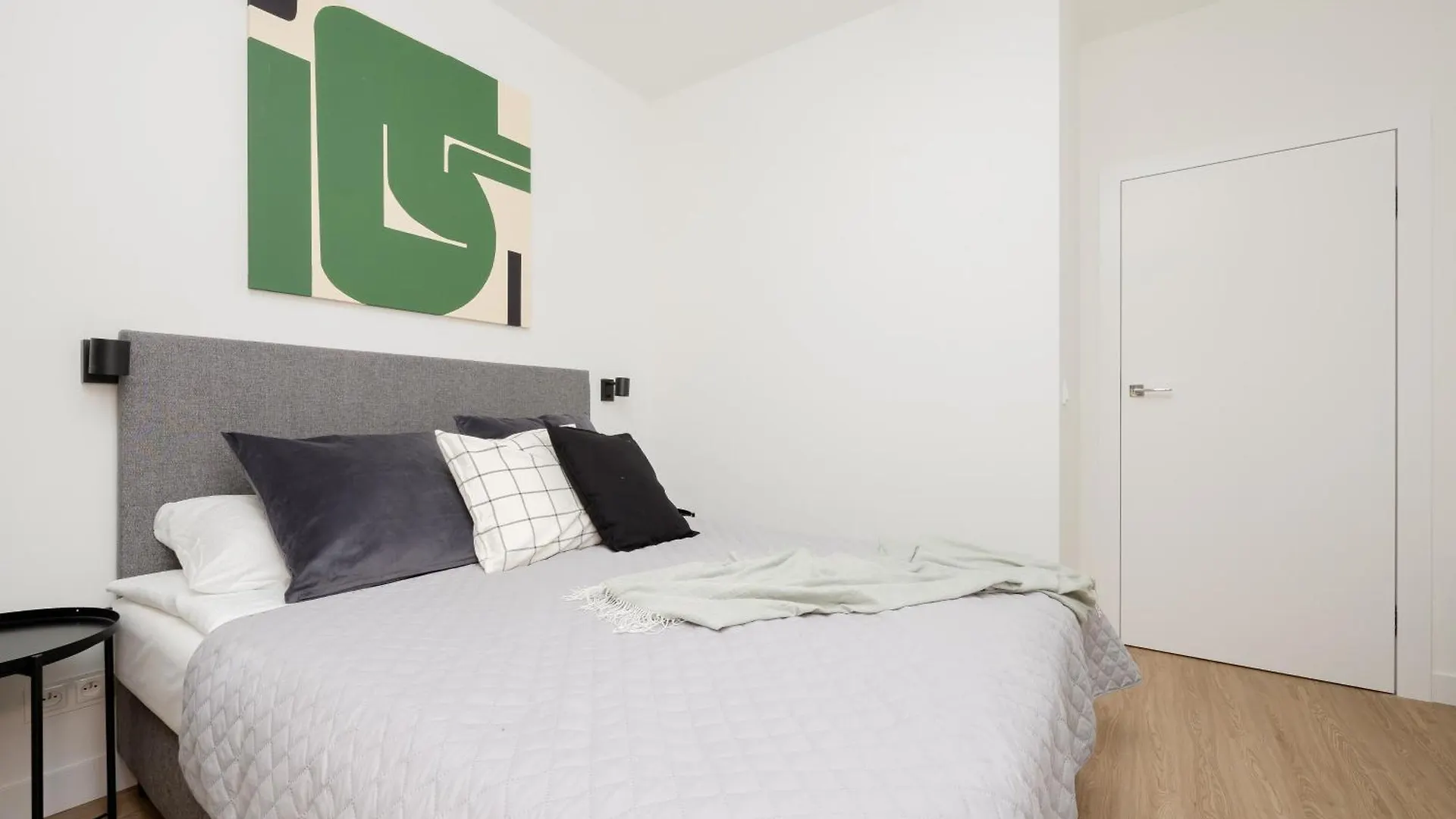 City Apartments Domaniewska With Parking Mokotow By Renters Prestige Varşova